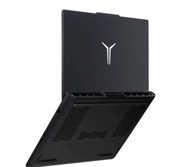 Игровой ноутбук Lenovo Legion Pro 5 R7000P ADR10 с AMD Ryzen 9 8945HX и GeForce RTX 5070 в чёрном корпусе